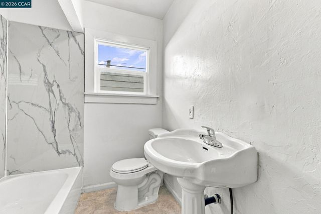 70 W Rose Ave, Bay Point, CA 94565