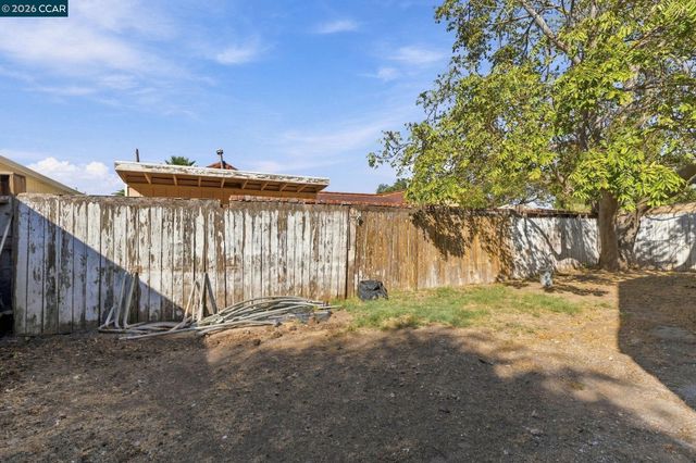 70 W Rose Ave, Bay Point, CA 94565