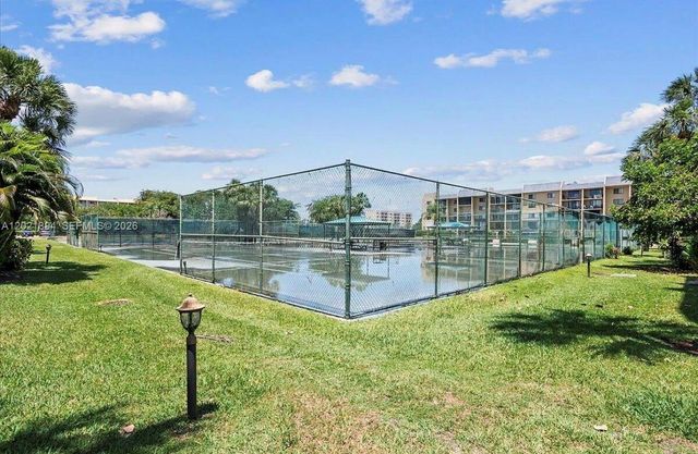 2786 Tennis Club Drive 302, West Palm Beach, FL 33417
