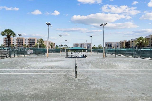 2786 Tennis Club Drive 302, West Palm Beach, FL 33417
