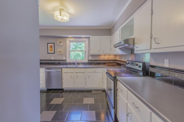 3525 Van Winkle Circle, Chattanooga, TN 37415