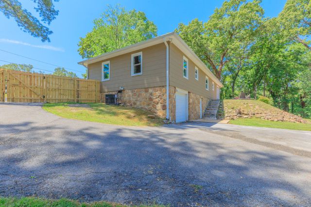3525 Van Winkle Circle, Chattanooga, TN 37415