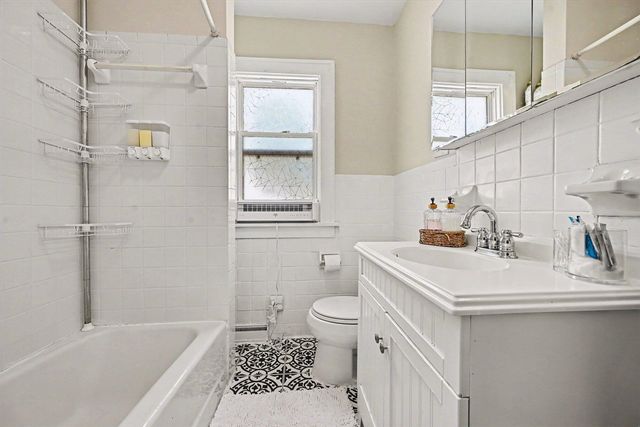 204 Nelson Avenue, Kalamazoo, MI 49006