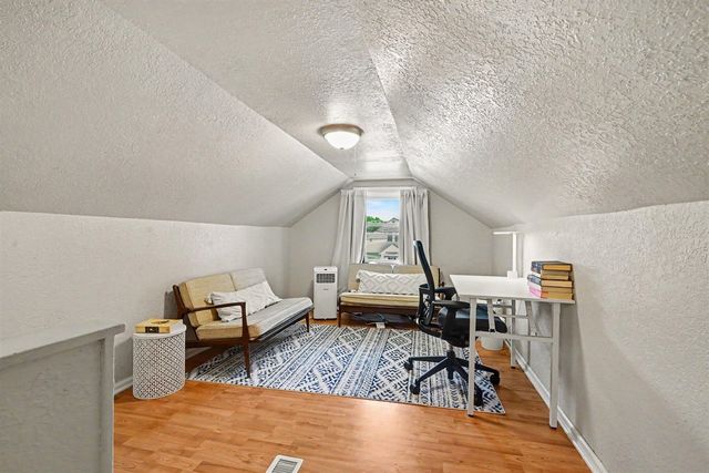 204 Nelson Avenue, Kalamazoo, MI 49006