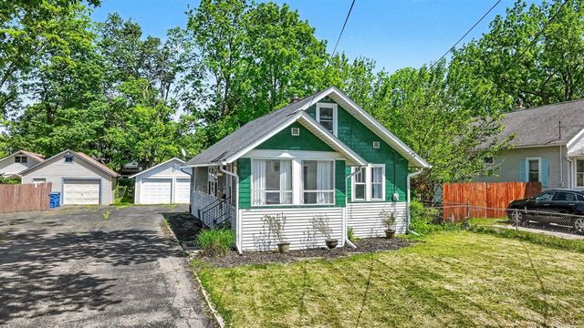 204 Nelson Avenue, Kalamazoo, MI 49006