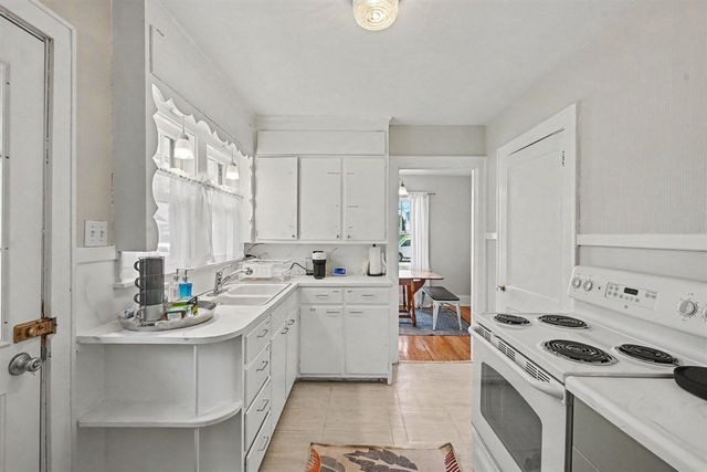 204 Nelson Avenue, Kalamazoo, MI 49006