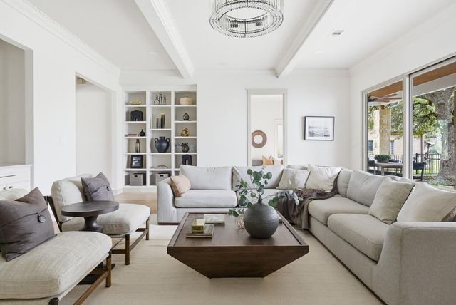 10259 Brangus RD, Driftwood, TX 78619