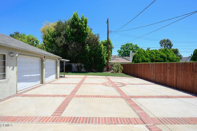 880 N Allen Avenue, Pasadena, CA 91104