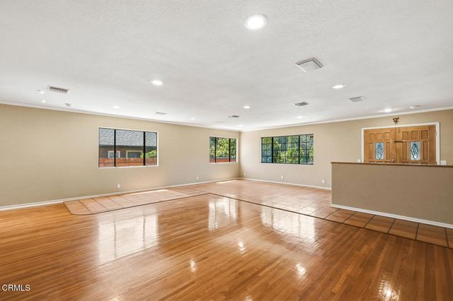 880 N Allen Avenue, Pasadena, CA 91104