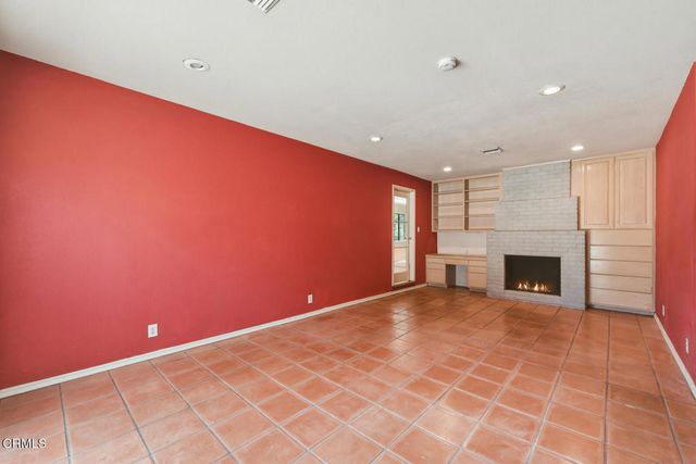 880 N Allen Avenue, Pasadena, CA 91104