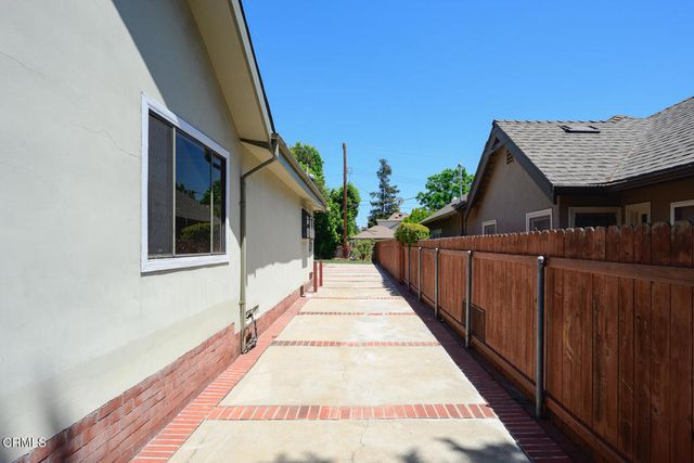 880 N Allen Avenue, Pasadena, CA 91104