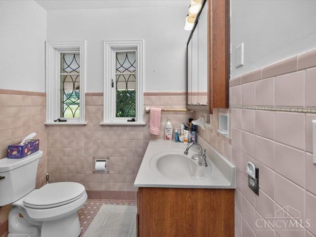 7225 Meadowbrook Drive, Amberley, OH 45237