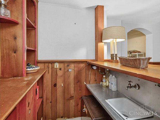 7225 Meadowbrook Drive, Amberley, OH 45237