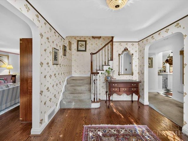 7225 Meadowbrook Drive, Amberley, OH 45237