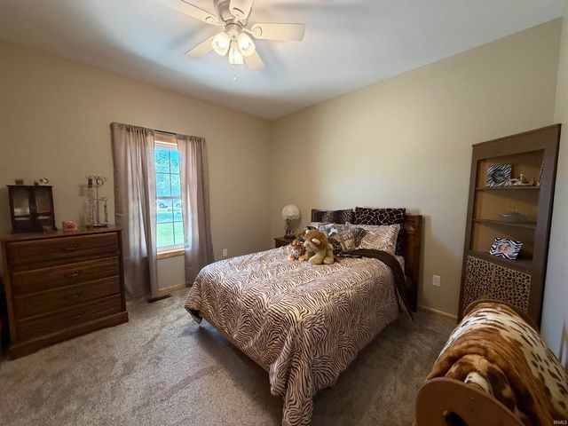 724 W Aspen Drive, Haubstadt, IN 47639