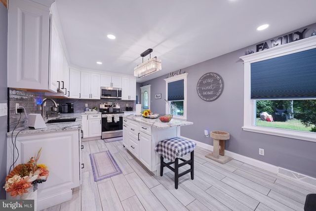 152 CEDARBROOK RD, Sicklerville, NJ 08081