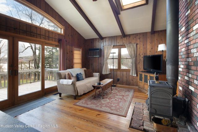 5 Adams Drive, Hillsdale, NY 12529