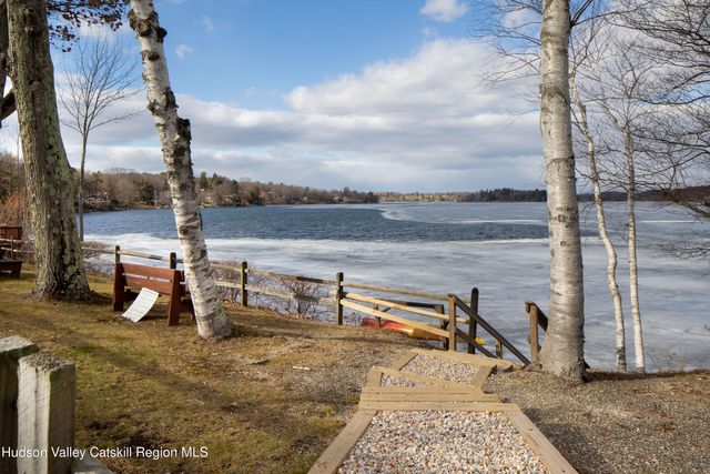 5 Adams Drive, Hillsdale, NY 12529