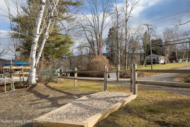 5 Adams Drive, Hillsdale, NY 12529