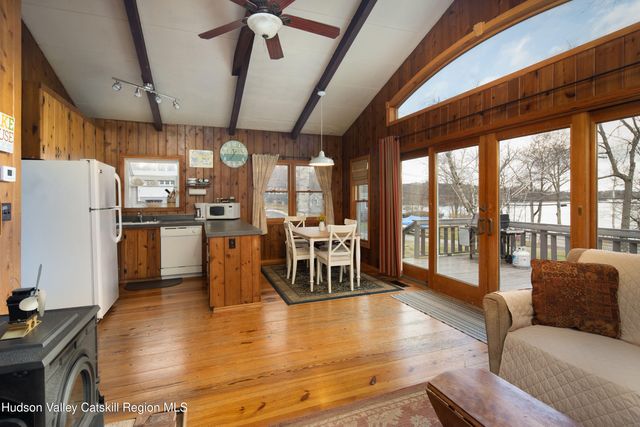 5 Adams Drive, Hillsdale, NY 12529