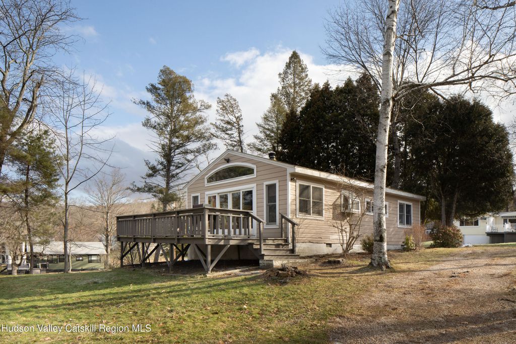 5 Adams Drive, Hillsdale, NY 12529