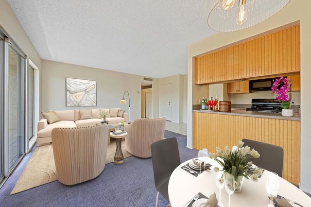 1552 S Camino Real 330, Palm Springs, CA 92264