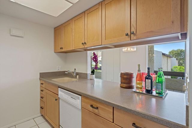 1552 S Camino Real 330, Palm Springs, CA 92264