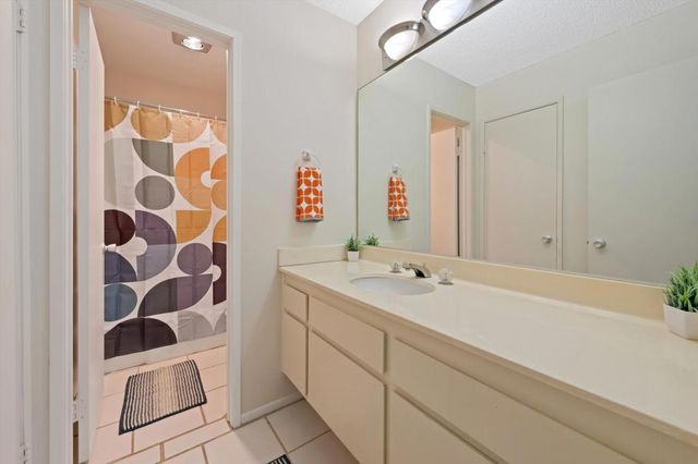 1552 S Camino Real 330, Palm Springs, CA 92264