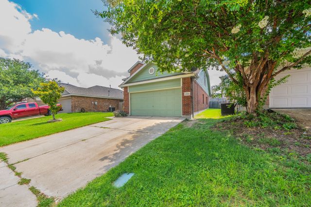 9885 Willowick Avenue, Fort Worth, TX 76108
