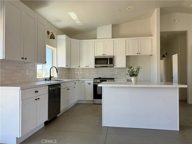 12734 Tate Court, Apple Valley, CA 92307