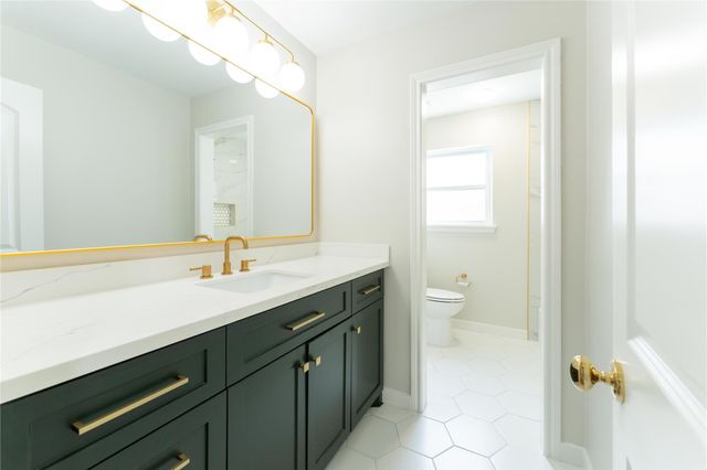 6119 S Braeswood Boulevard, Houston, TX 77096