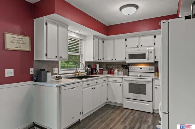 4633 Hallcliffe Road, Lincoln, NE 68516
