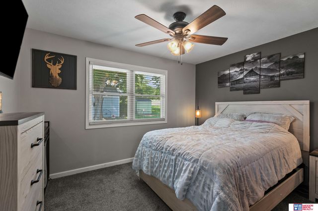 4633 Hallcliffe Road, Lincoln, NE 68516