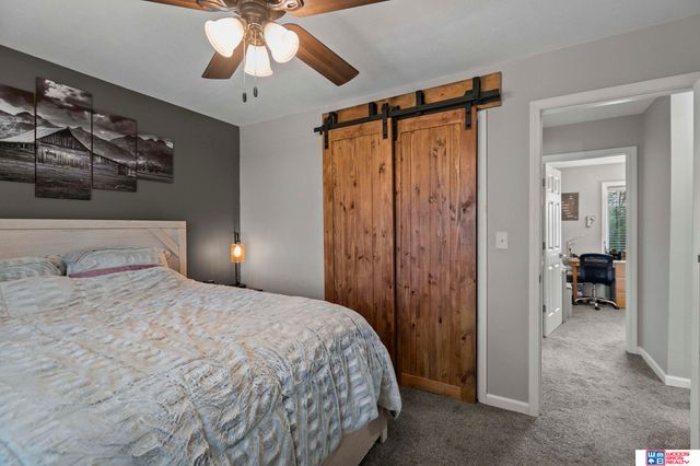 4633 Hallcliffe Road, Lincoln, NE 68516