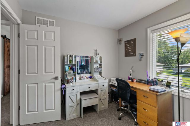 4633 Hallcliffe Road, Lincoln, NE 68516