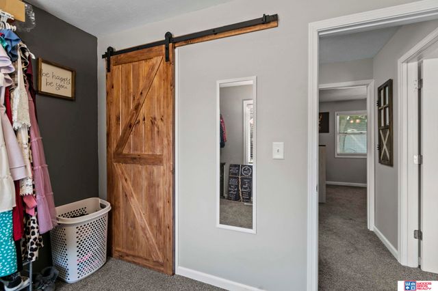 4633 Hallcliffe Road, Lincoln, NE 68516