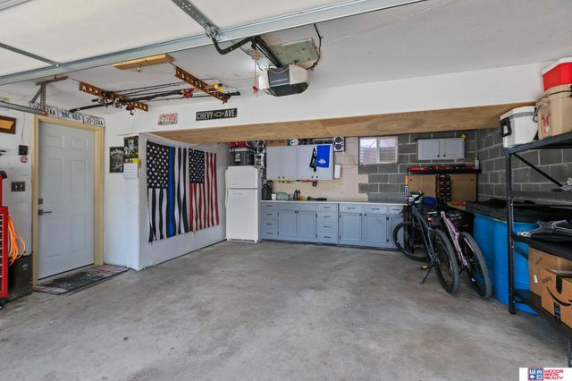 4633 Hallcliffe Road, Lincoln, NE 68516