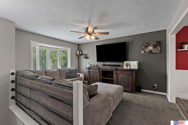 4633 Hallcliffe Road, Lincoln, NE 68516