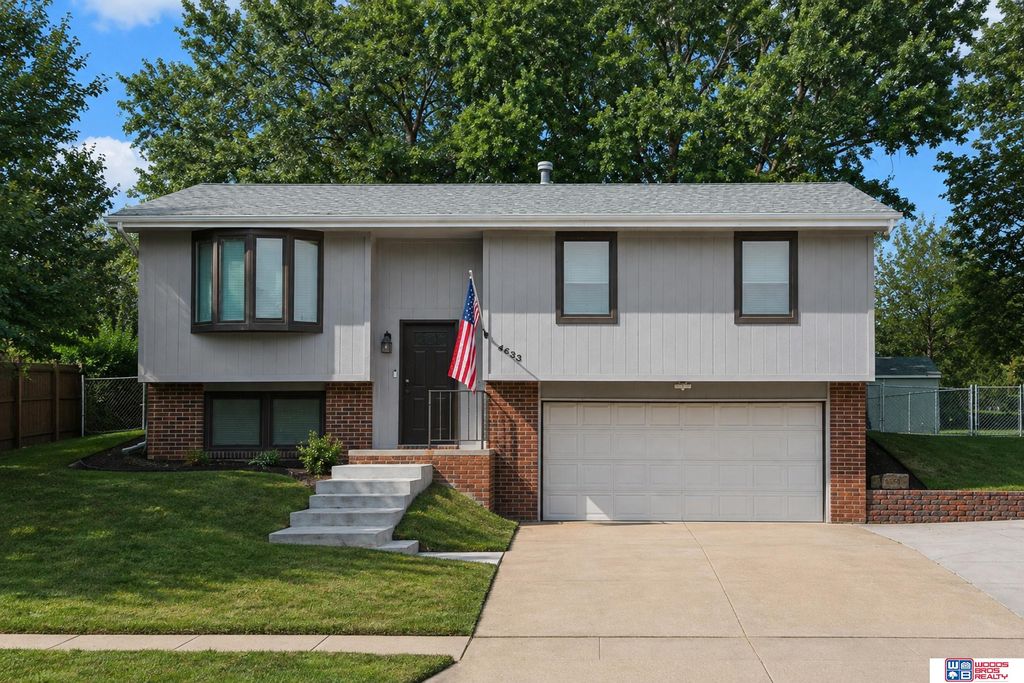 4633 Hallcliffe Road, Lincoln, NE 68516