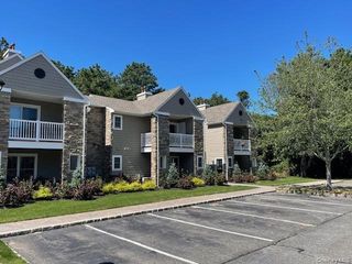 1203 Saddle Rock Road 1203, Holbrook, NY 11741