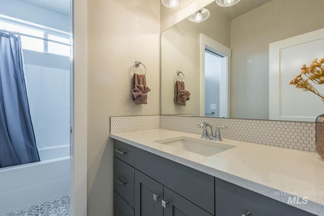 3907 Bozeman Ave, Caldwell, ID 83605