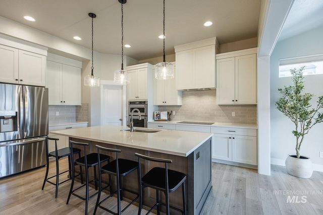 3907 Bozeman Ave, Caldwell, ID 83605
