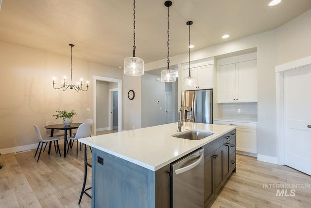 3907 Bozeman Ave, Caldwell, ID 83605