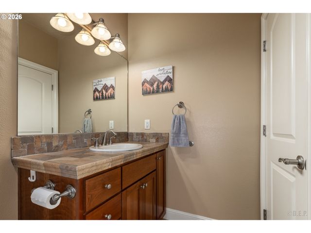 34143 EDNA Ln, Warren, OR 97053