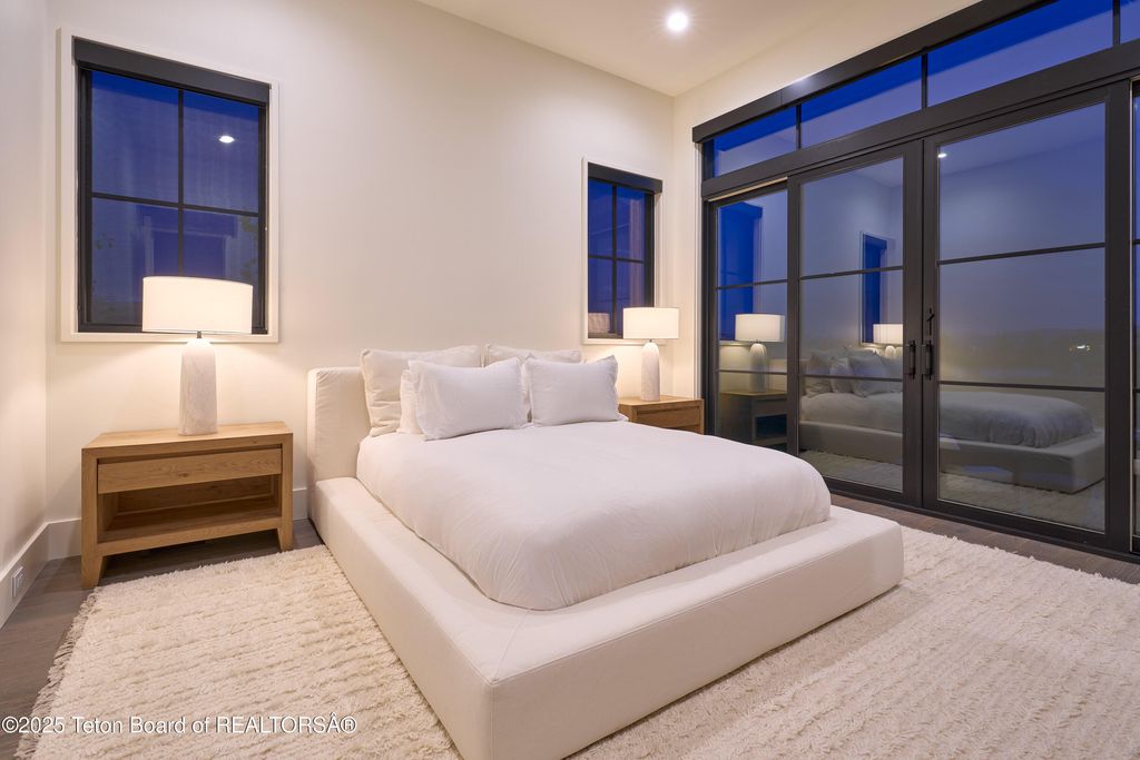 946 WHISTLING Court, Driggs, ID 83422 photo 8