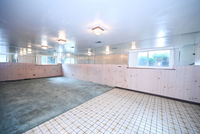 1322 S Arlington Heights Road, Arlington Heights, IL 60005