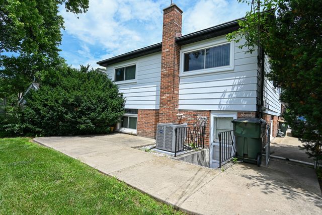 1322 S Arlington Heights Road, Arlington Heights, IL 60005