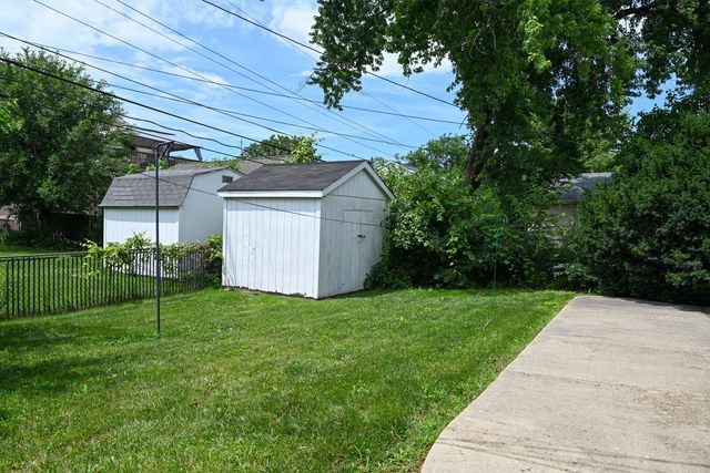 1322 S Arlington Heights Road, Arlington Heights, IL 60005