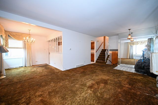 1322 S Arlington Heights Road, Arlington Heights, IL 60005