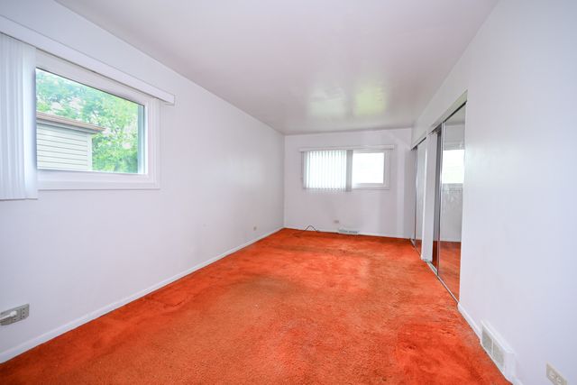 1322 S Arlington Heights Road, Arlington Heights, IL 60005